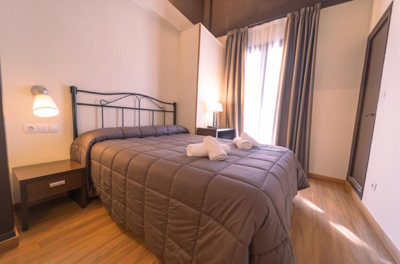 Hotel Rural Y Apartamentos Villa Engracia Espluga de Francolí Esterno foto